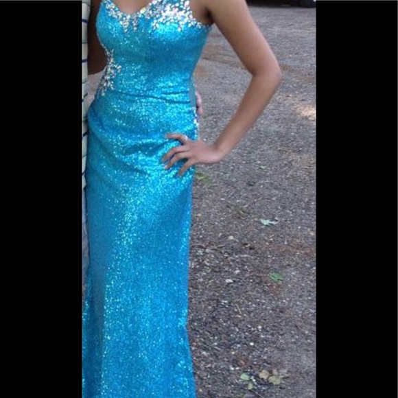 Clarisse Dresses & Skirts - Gorgeous Clarisse Sequin Gown size 1-2